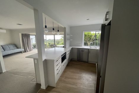 Photo of property in 11a Rahopara Street, Castor Bay, Auckland, 0620