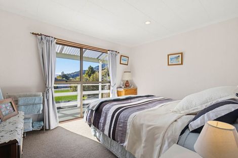 Photo of property in 296 Waikawa Road, Waikawa, Picton, 7220