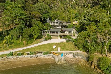Photo of property in 17 Creswell Street, Opua, 0200