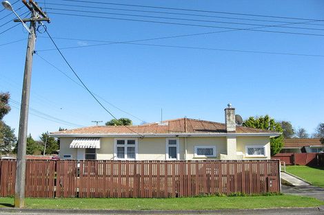 Photo of property in 16 Oxford Street, Marton, 4710