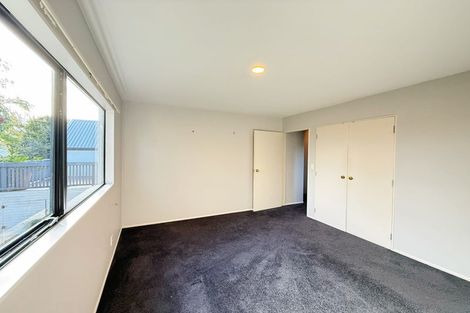 Photo of property in 2/252 East Coast Road, Forrest Hill, Auckland, 0620