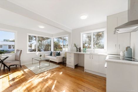 Photo of property in 48 Spence Road, Henderson, Auckland, 0612