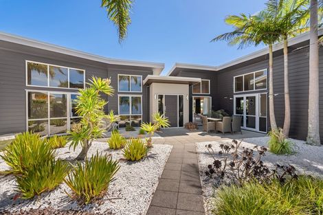 Photo of property in 22 Mamaku Drive, One Tree Point, 0118