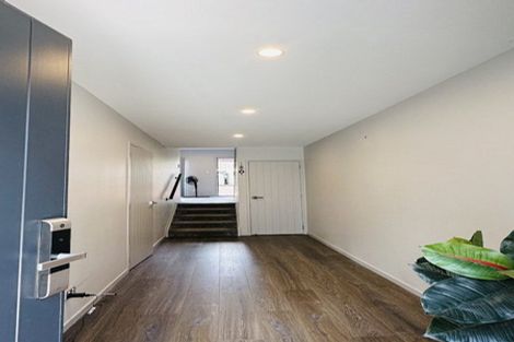 Photo of property in 2/1a Halsey Road, Manurewa, Auckland, 2102