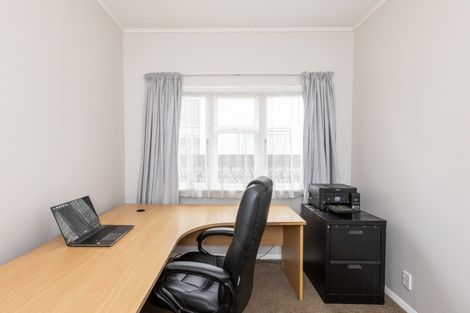 Photo of property in 915 Churchill Street, Akina, Hastings, 4122