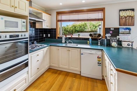 Photo of property in 7 Kupe Place, Highbury, Palmerston North, 4412