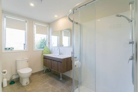 Photo of property in 2/4 Sydney Street, Hauraki, Auckland, 0622