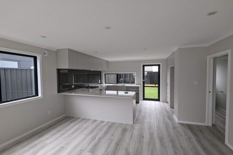 Photo of property in 15 Castletown Street, Wallaceville, Upper Hutt, 5018