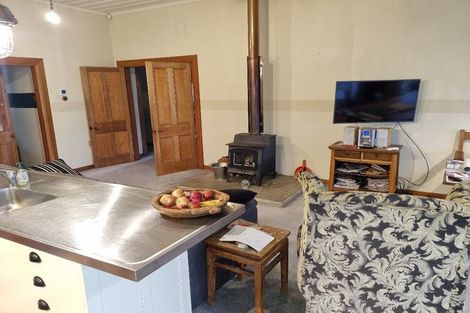 Photo of property in 27 Parrs Road, Hurworth, New Plymouth, 4371