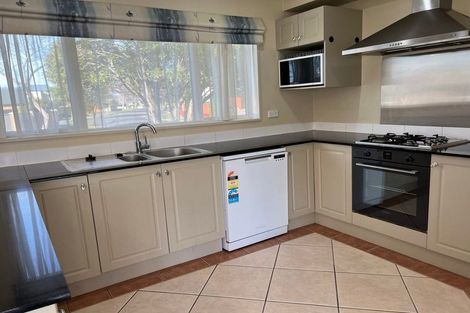 Photo of property in 49 Chesterfield Mews, Russley, Christchurch, 8042