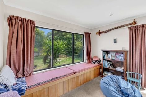 Photo of property in 104a Awaroa Road, Helensville, 0800