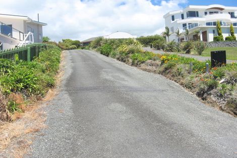 Photo of property in 61 Seaview Road, Cable Bay, 0420