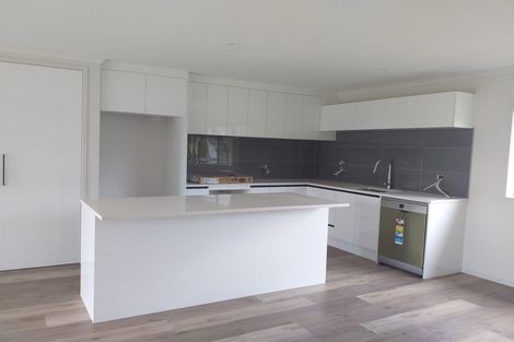Photo of property in 2 Emerald Avenue, Rosehill, 2113