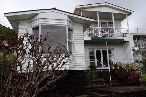 Photo of property in 16 Kotare Street, Waikanae, 5036