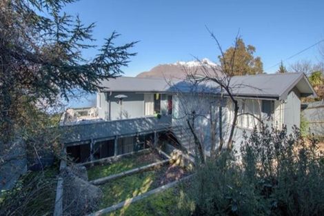 Photo of property in 18 Lomond Crescent, Queenstown, 9300