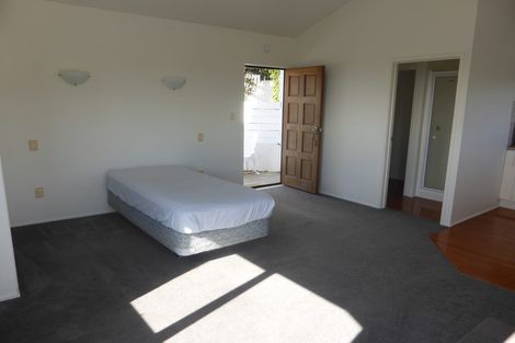 Photo of property in 33 John Dee Crescent, Red Beach, 0932