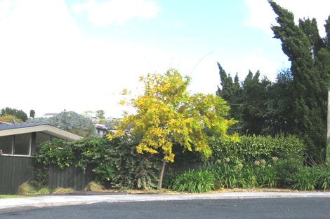 Photo of property in 1/11 Garmons Way, Castor Bay, Auckland, 0620