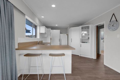 Photo of property in 17 Seamer Place, St Andrews, Hamilton, 3200