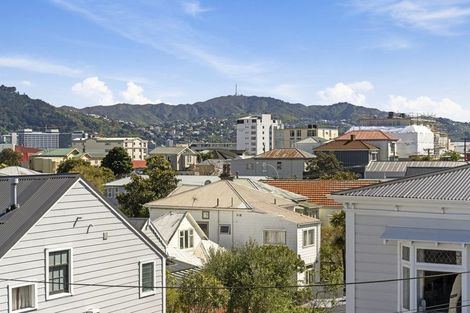 Photo of property in Victoria Court, 10/4u Queen Street, Mount Victoria, Wellington, 6011