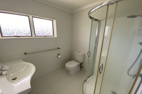 Photo of property in 5 Carbine Court, Awapuni, Palmerston North, 4412
