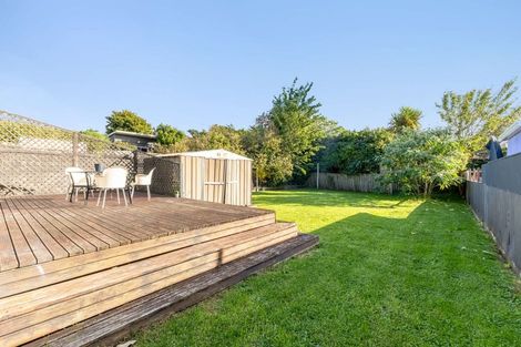 Photo of property in 84 Pioneer Road, Moturoa, New Plymouth, 4310