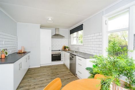 Photo of property in 10 Lewis Place, Highbury, Palmerston North, 4412