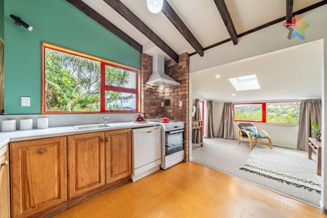 Photo of property in 6 Sarah Way, Crofton Downs, Wellington, 6035