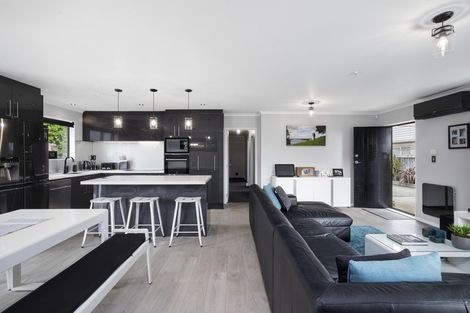 Photo of property in 10 Lili Road, Tuakau, 2121