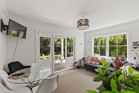 Photo of property in 122 Hine Street, New Plymouth, 4310
