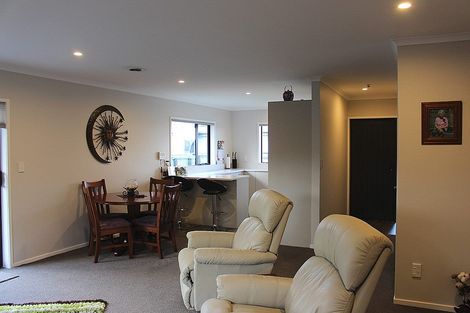 Photo of property in 8a Montague Grove, Stratford, 4332