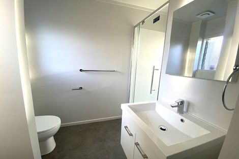 Photo of property in 493c Devonport Road, Tauranga South, Tauranga, 3112