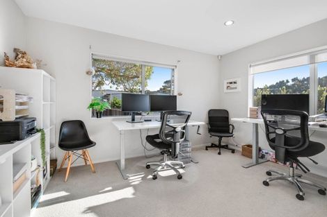 Photo of property in 69 Tamahere Drive, Glenfield, Auckland, 0629