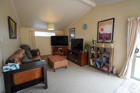 Photo of property in 21a Ngarimu Street, Roslyn, Palmerston North, 4414