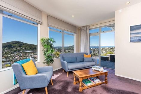 Photo of property in 9 Caughley Grove, Karori, Wellington, 6012