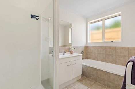 Photo of property in 12 Mt Lebanon Crescent, The Gardens, Auckland, 2105