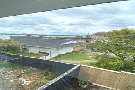 Photo of property in 3/111 Sylvan Avenue, Northcote, Auckland, 0627