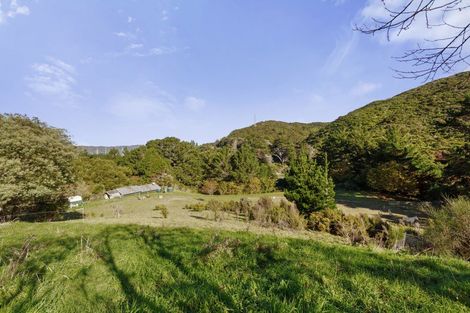 Photo of property in 8 Mount Cecil Road, Moonshine Valley, Porirua, 5381