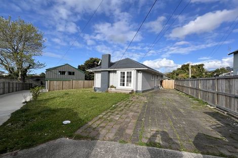 Photo of property in 31 Paton Avenue, Te Atatu South, Auckland, 0610