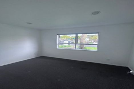 Photo of property in 42 Tamahere Drive, Glenfield, Auckland, 0629