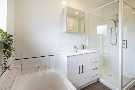 Photo of property in 129 Avonhead Road, Avonhead, Christchurch, 8042