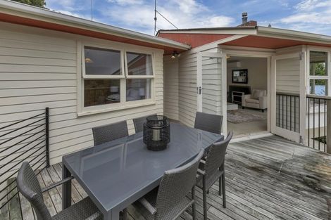Photo of property in 96 Eskdale Road, Birkdale, Auckland, 0626