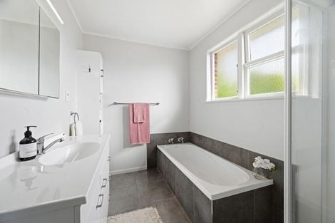 Photo of property in 30 Sloane Avenue, Tihiotonga, Rotorua, 3015