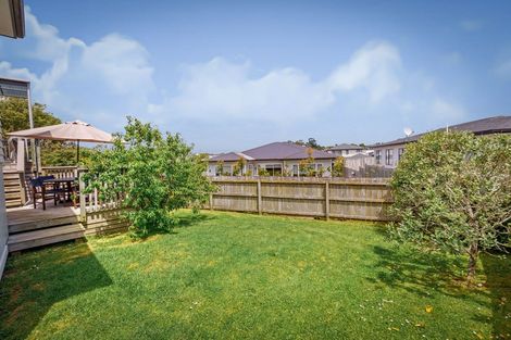 Photo of property in 11 Tee Point, Red Beach, 0932