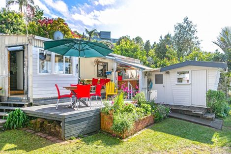 Photo of property in 121 Waireka Place, Whangamata, 3620