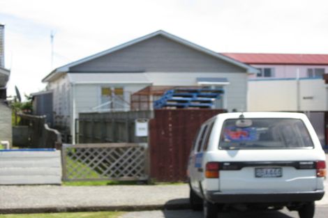 Photo of property in 110 Queen Street, Westport, 7825