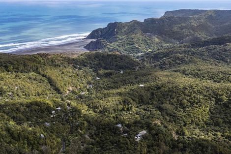 Photo of property in 62 Lone Kauri Road, Karekare, Auckland, 0772