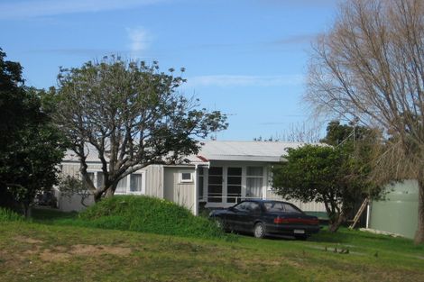 Photo of property in 31 Hauraki Road, Leigh, 0985