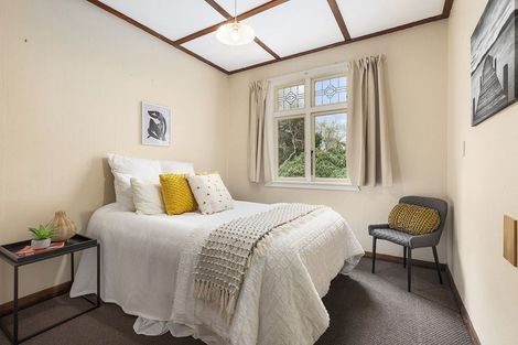 Photo of property in 16 Tawa Terrace, Tawa, Wellington, 5028