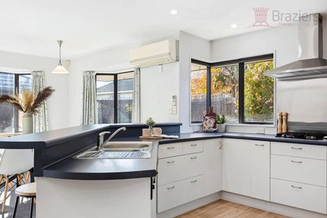 Photo of property in 2 Kirsten Place, Parklands, Christchurch, 8083