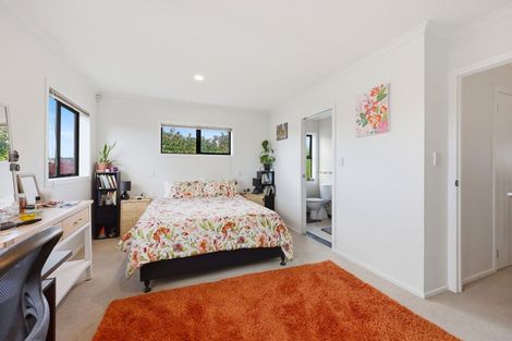 Photo of property in 118 Huntington Drive, Huntington Park, Auckland, 2013